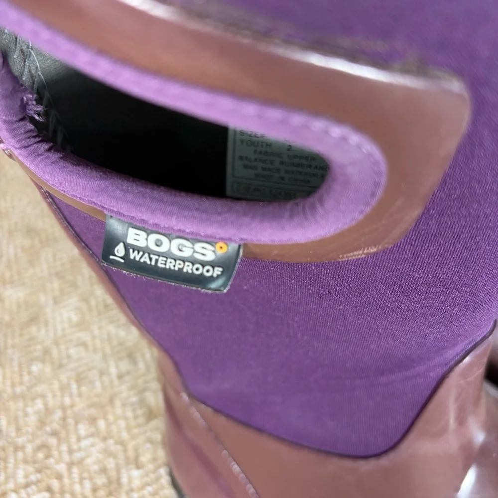 Bogs girls boots Youth Sz 2 Rain Outdoor Hiking Gorpcore